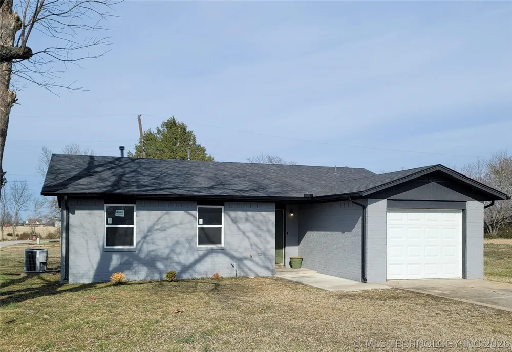 802 E Knisley Avenue Checotah, OK 74426
