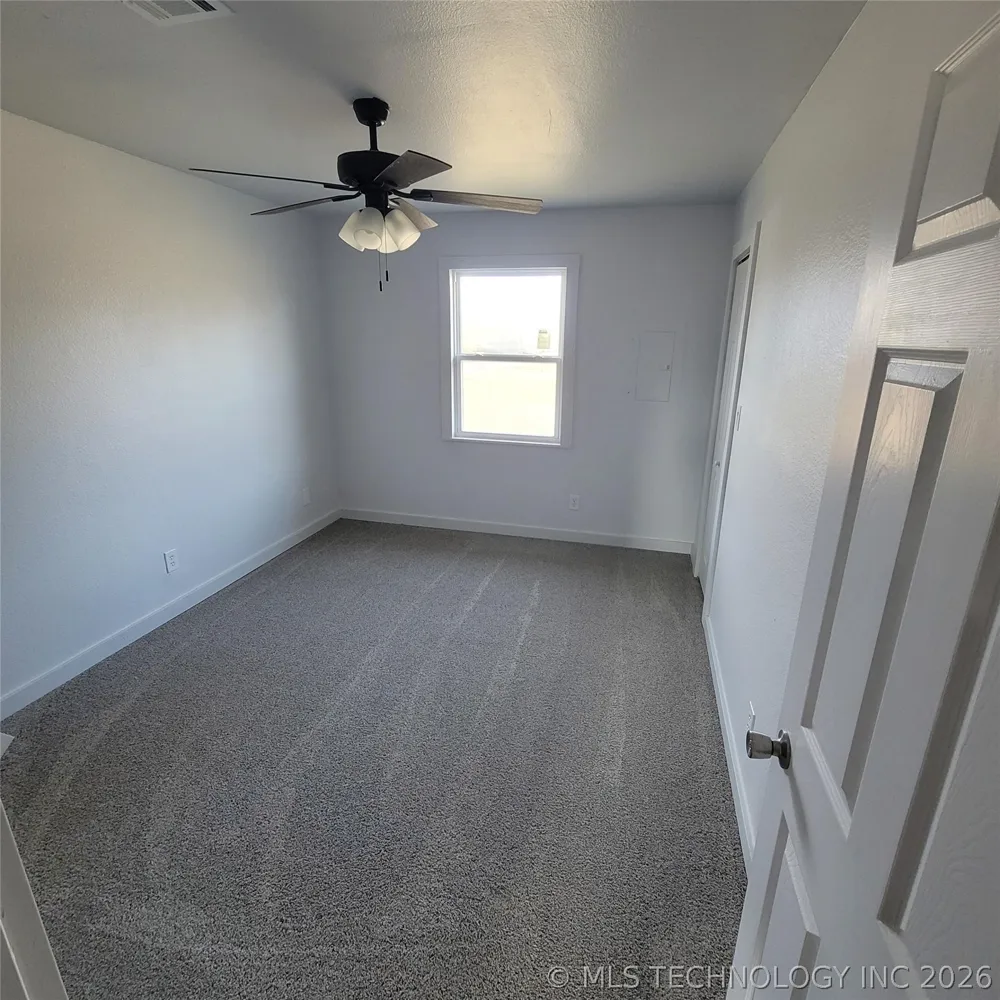 802 E Knisley Avenue Checotah, OK 74426