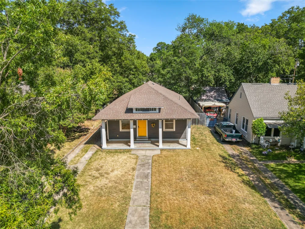 318 SW D STREET Ardmore, OK 73401