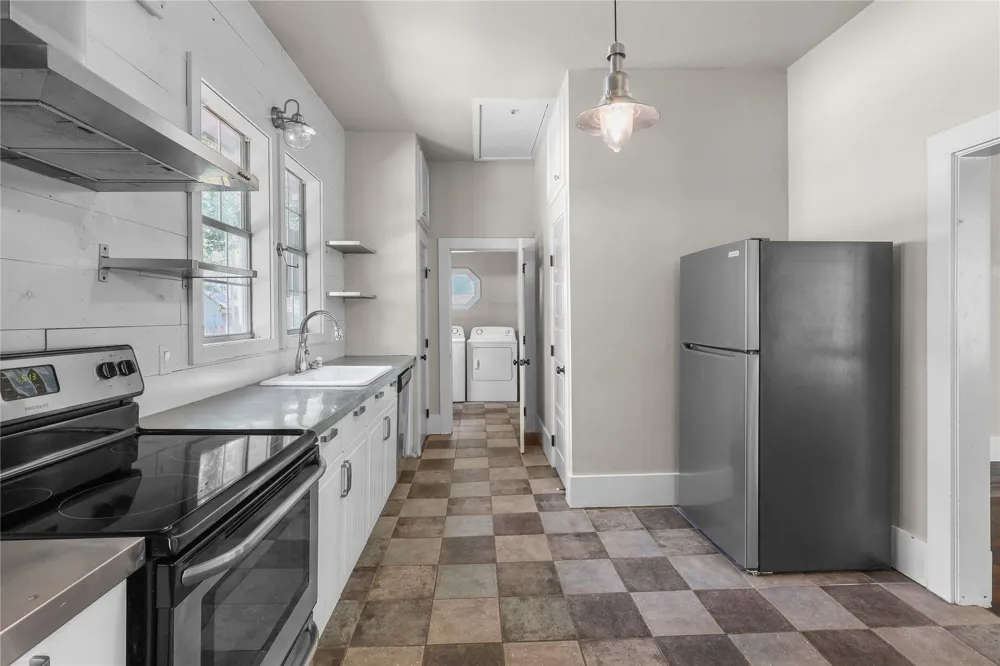 318 SW D STREET Ardmore, OK 73401