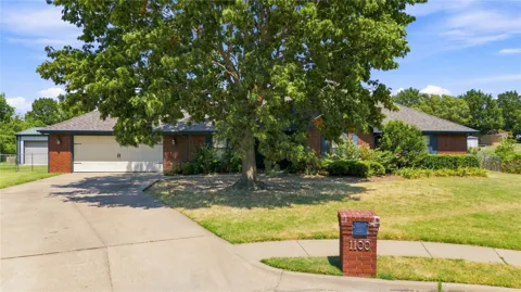 1100 SE Manor Drive