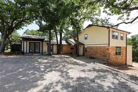 3850 Broken Arrow