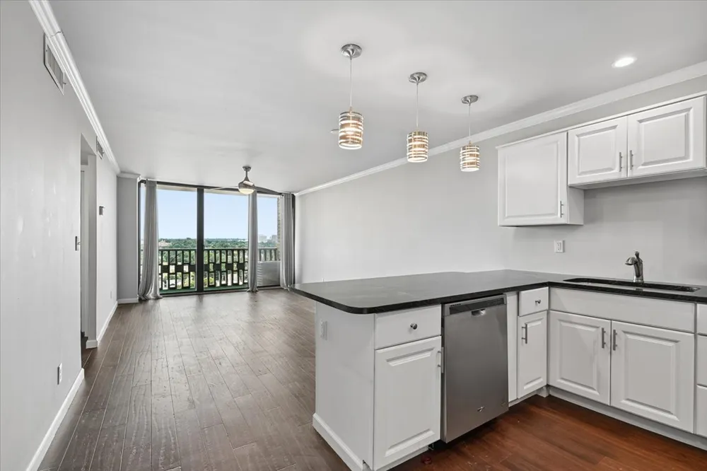 1502 S Boulder Avenue #14K Tulsa, OK 74119