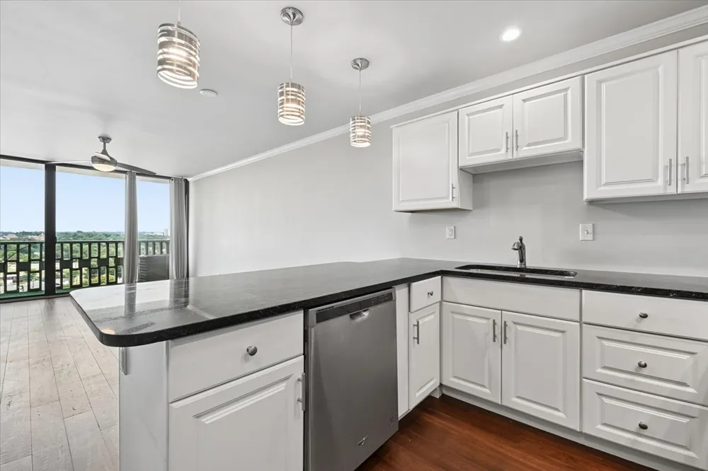 1502 S Boulder Avenue #14K Tulsa, OK 74119