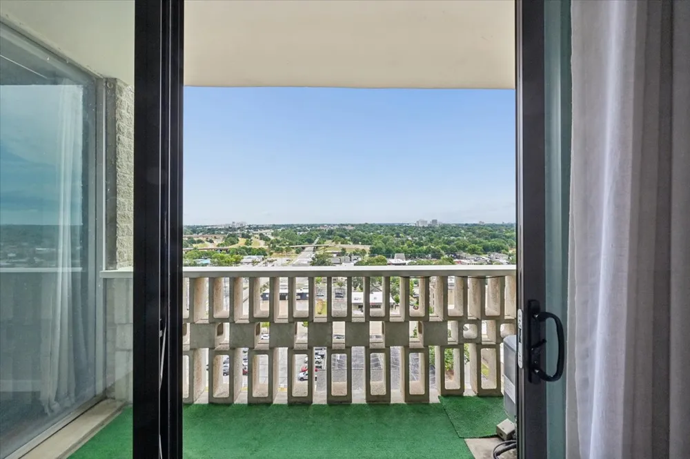 1502 S Boulder Avenue #14K Tulsa, OK 74119