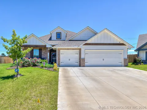 912 E Fulton Court
