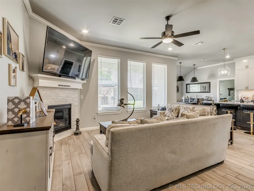912 E Fulton Court Broken Arrow, OK 74012