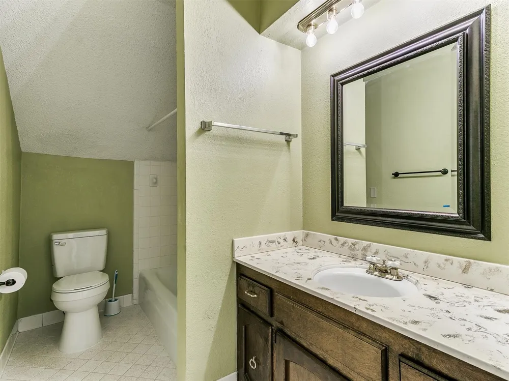 10132 E 27TH STREET Tulsa, OK 74129
