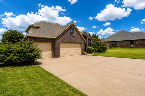 4604 Narcissus Avenue Broken Arrow, OK 74012