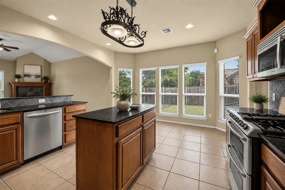 4604 Narcissus Avenue Broken Arrow, OK 74012
