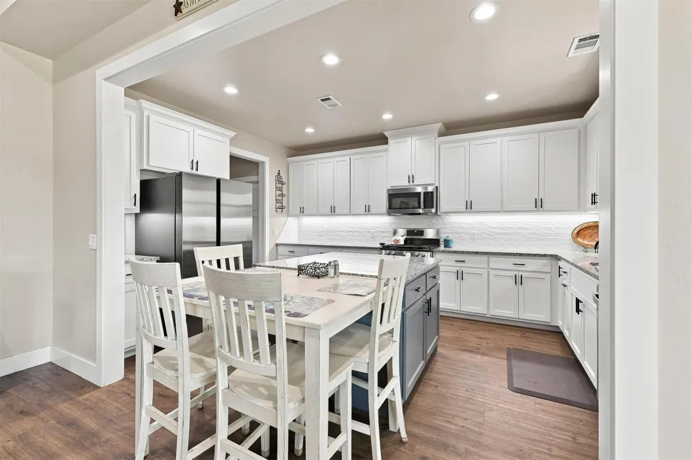 6953 River Oak Kingston, OK 73439