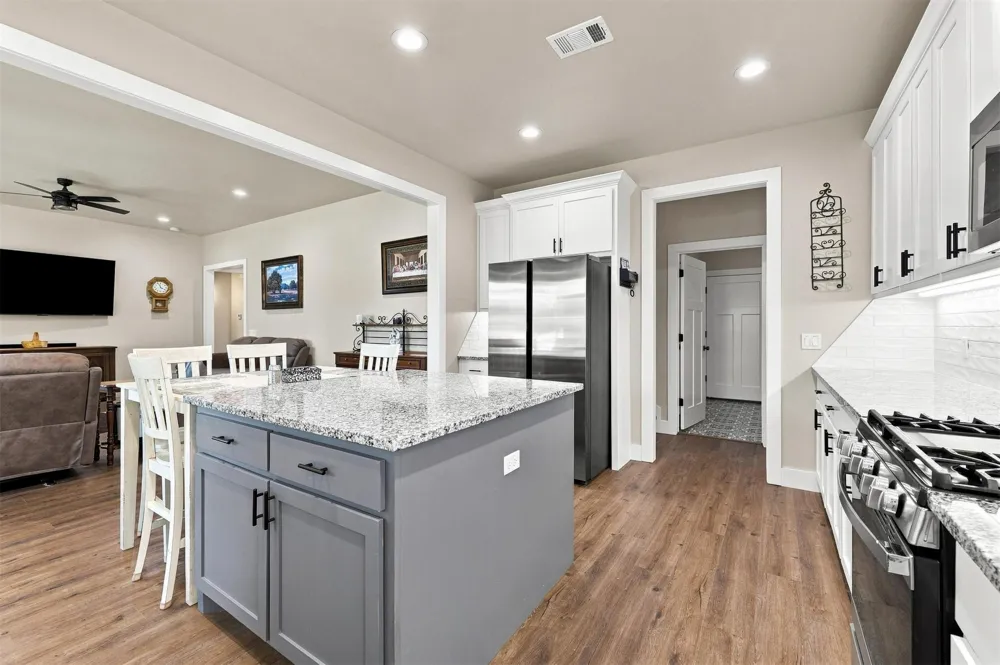 6953 River Oak Kingston, OK 73439