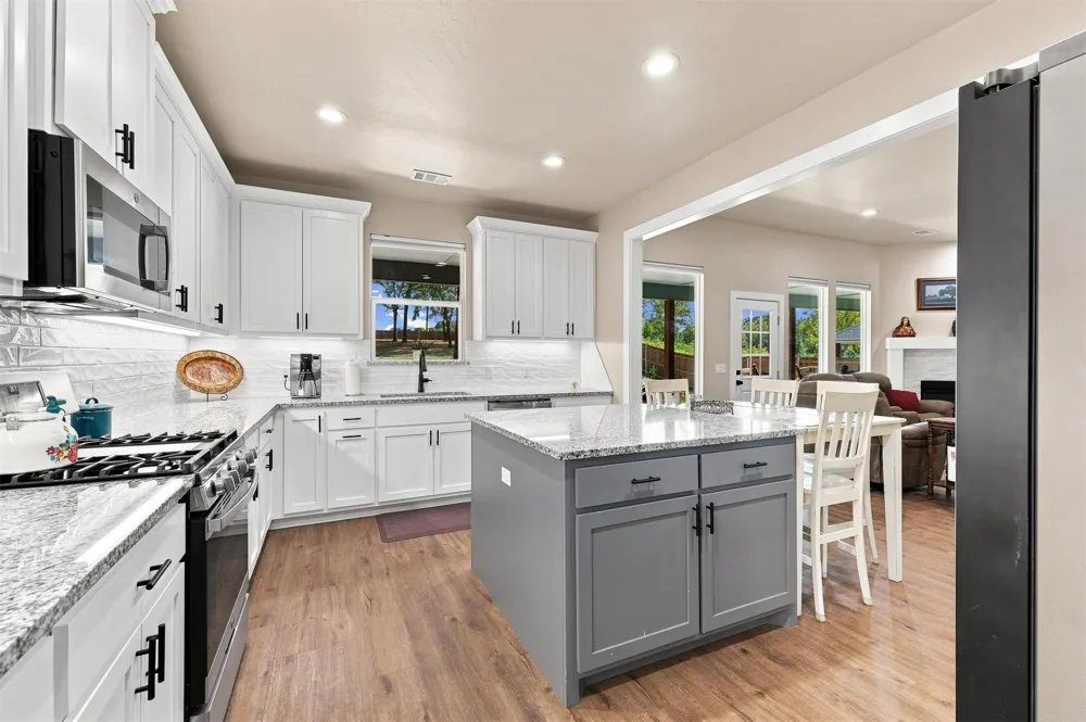 6953 River Oak Kingston, OK 73439