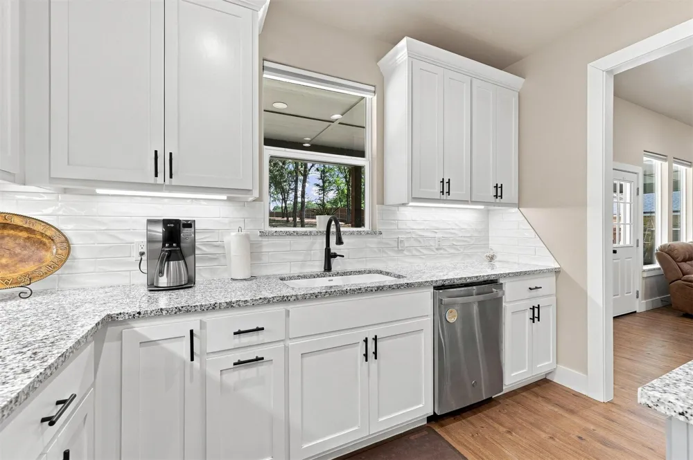 6953 River Oak Kingston, OK 73439