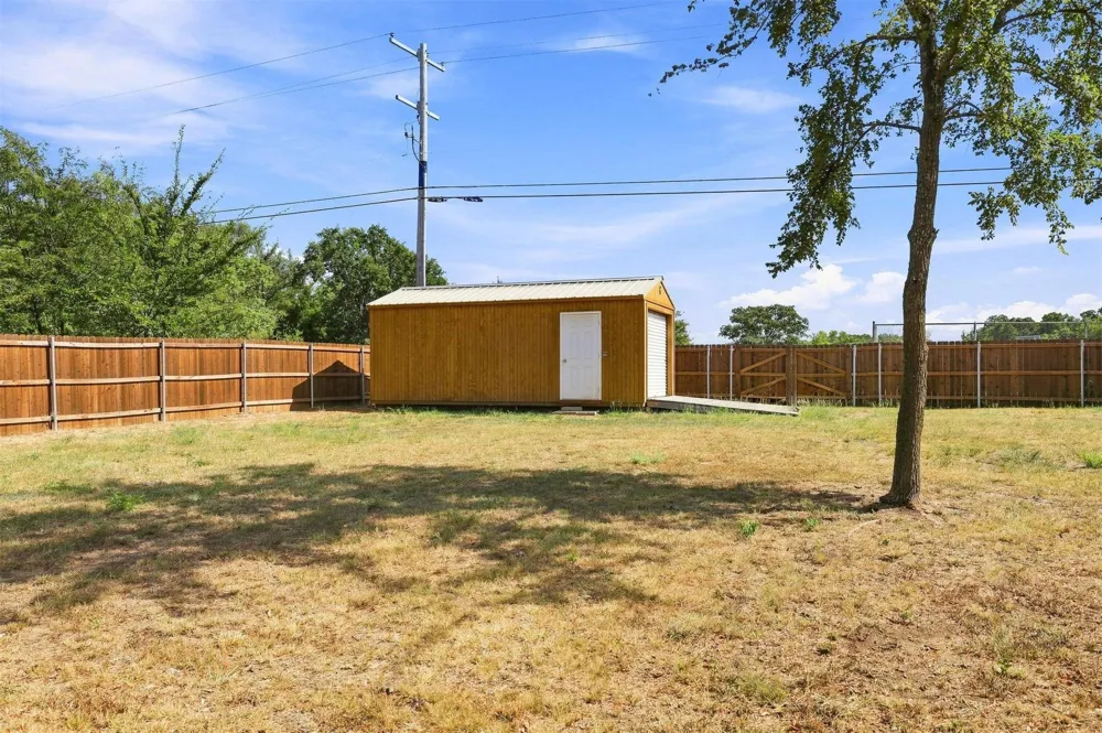 6953 River Oak Kingston, OK 73439