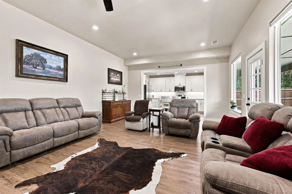 6953 River Oak Kingston, OK 73439