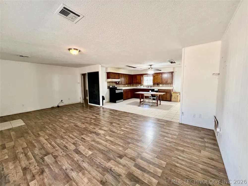 11337 Johnson Drive Kingston, OK 73439