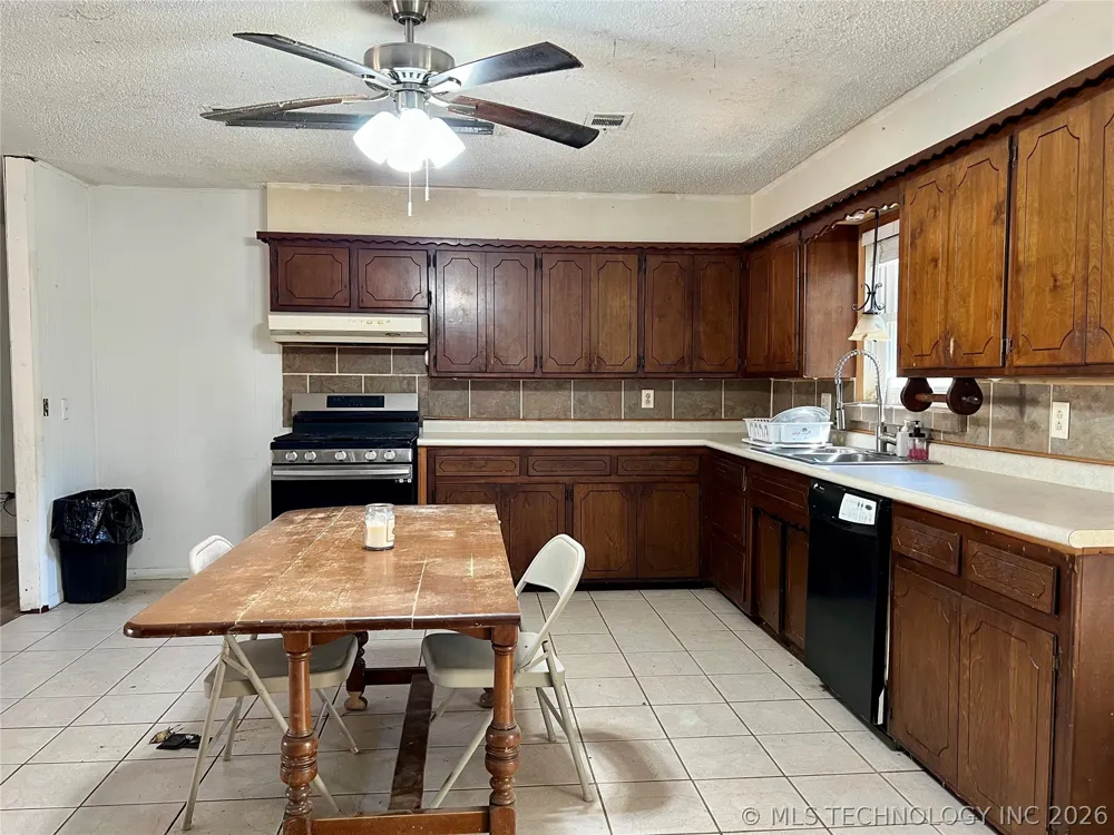11337 Johnson Drive Kingston, OK 73439