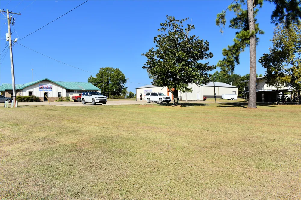 2017 E Washington Street Idabel, OK 74745