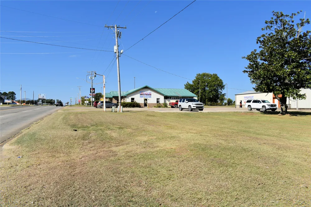 2017 E Washington Street Idabel, OK 74745