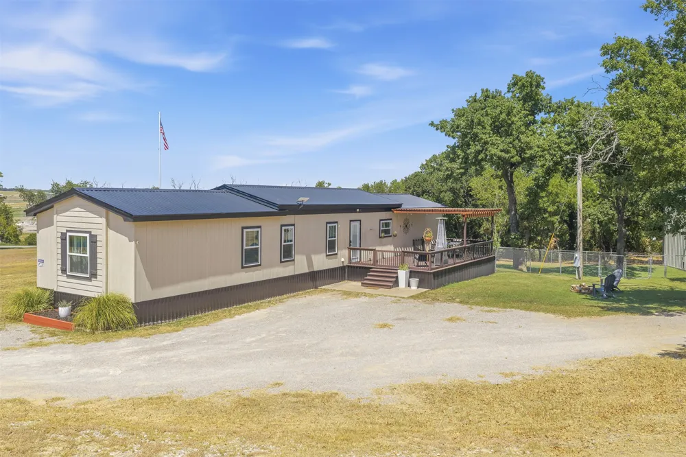 1418 First Street Velma, OK 73491