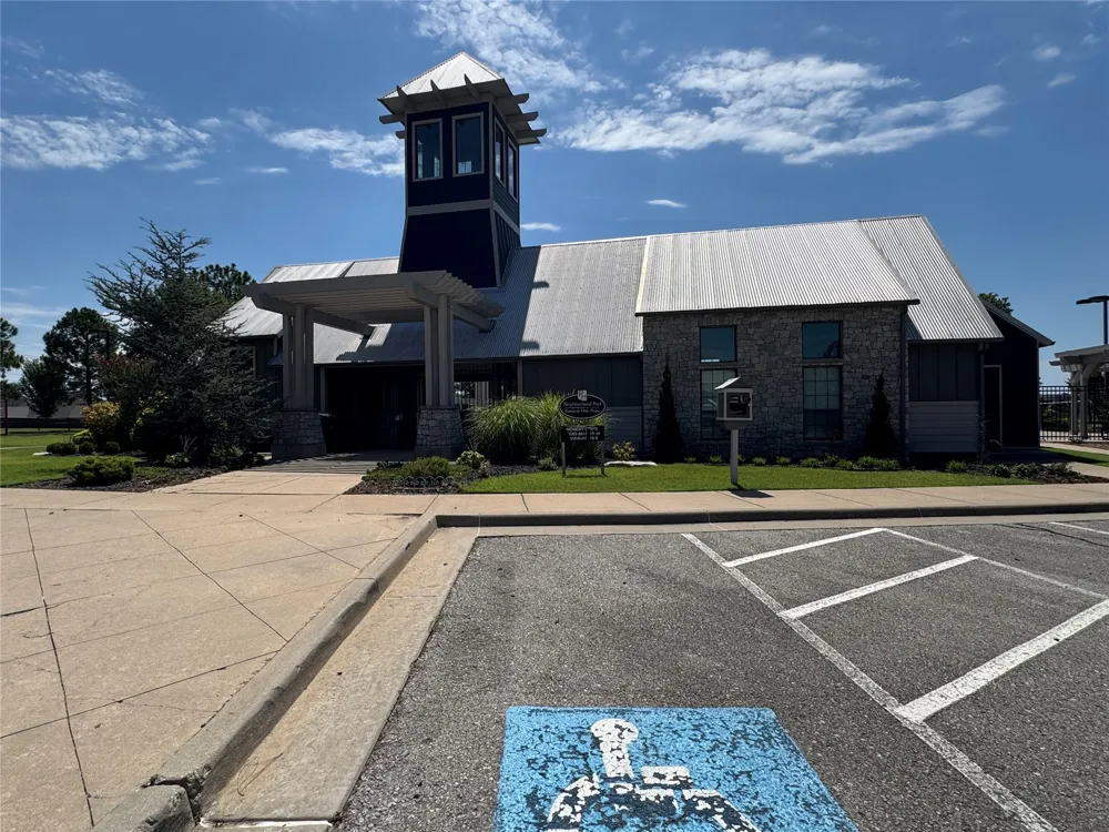 1926 E 132 STREET Bixby, OK 74008