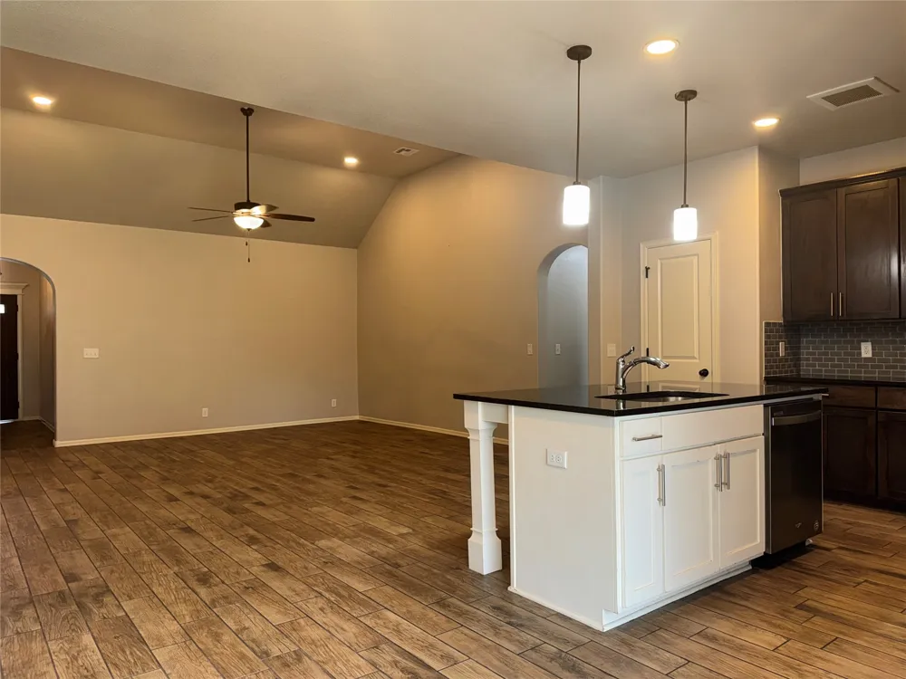 1926 E 132 STREET Bixby, OK 74008