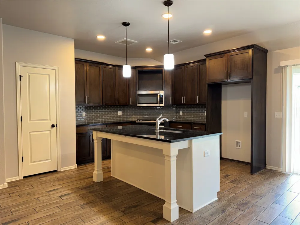1926 E 132 STREET Bixby, OK 74008