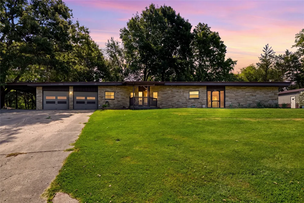 1513 Bowden Fort Gibson, OK 74434