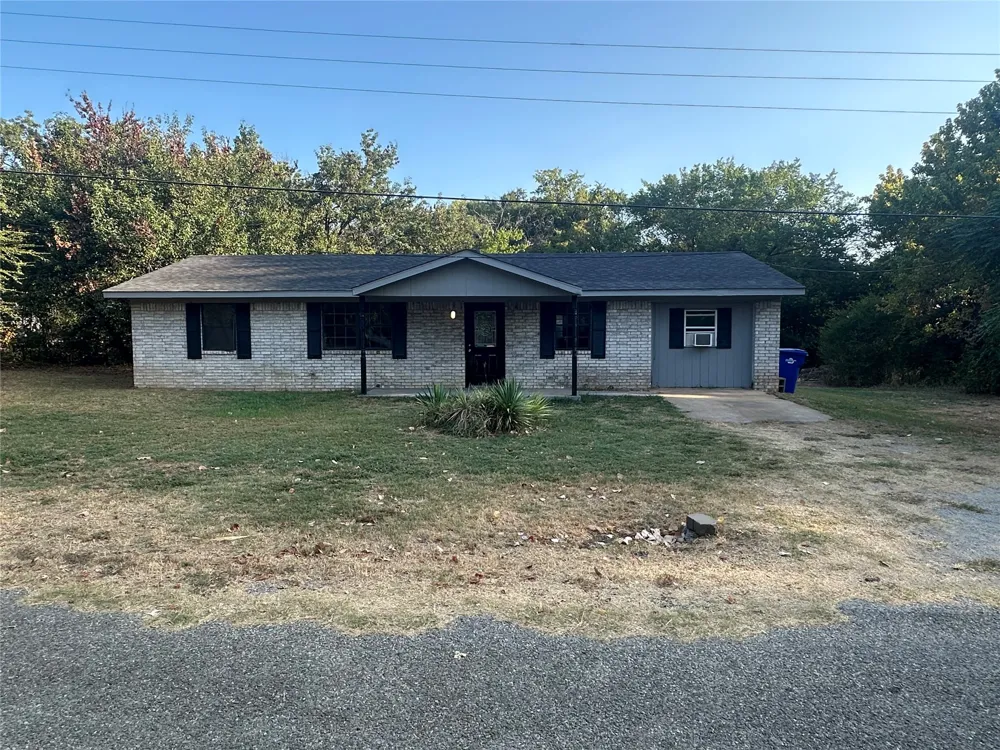 413 E Leecraft Colbert, OK 74733