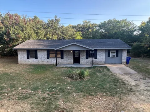 413 E Leecraft
