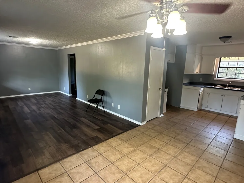 413 E Leecraft Colbert, OK 74733
