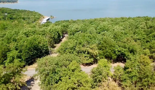 59 Marian Lane Eufaula, OK 74432
