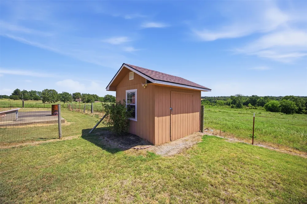 5916 S Carr Pen Atoka, OK 74525