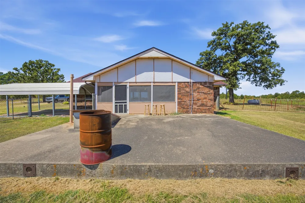 5916 S Carr Pen Atoka, OK 74525
