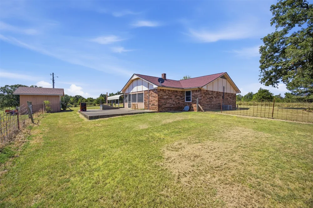 5916 S Carr Pen Atoka, OK 74525