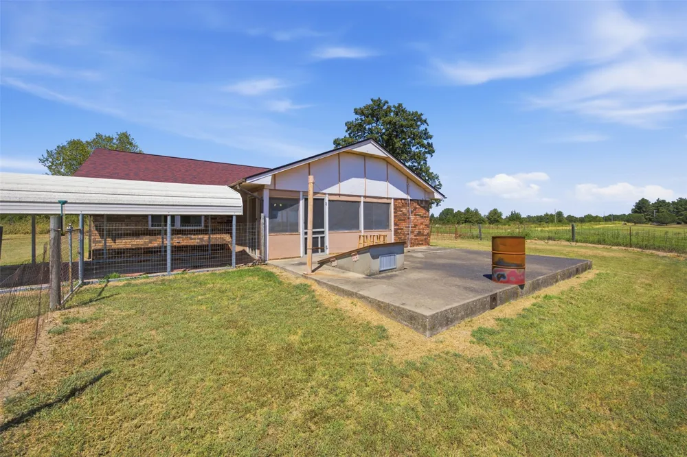 5916 S Carr Pen Atoka, OK 74525