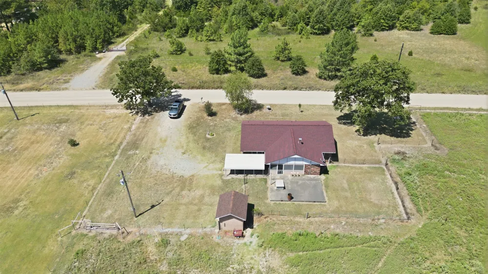 5916 S Carr Pen Atoka, OK 74525