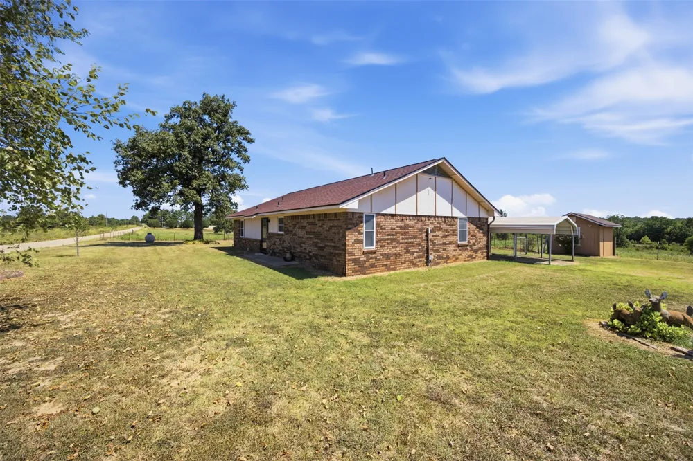 5916 S Carr Pen Atoka, OK 74525