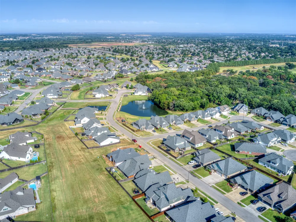 616 E 126th Street S Jenks, OK 74037