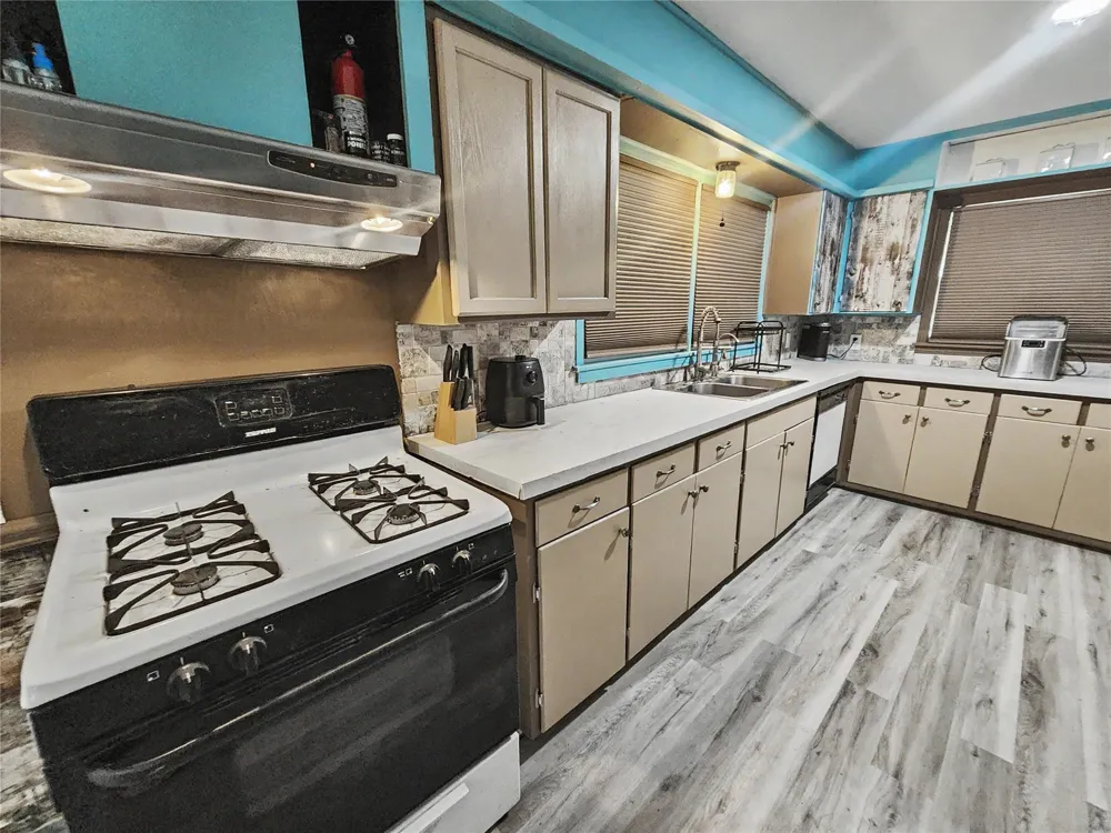 1100 S State Avenue Tahlequah, OK 74464