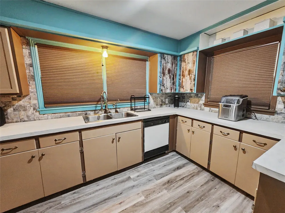 1100 S State Avenue Tahlequah, OK 74464