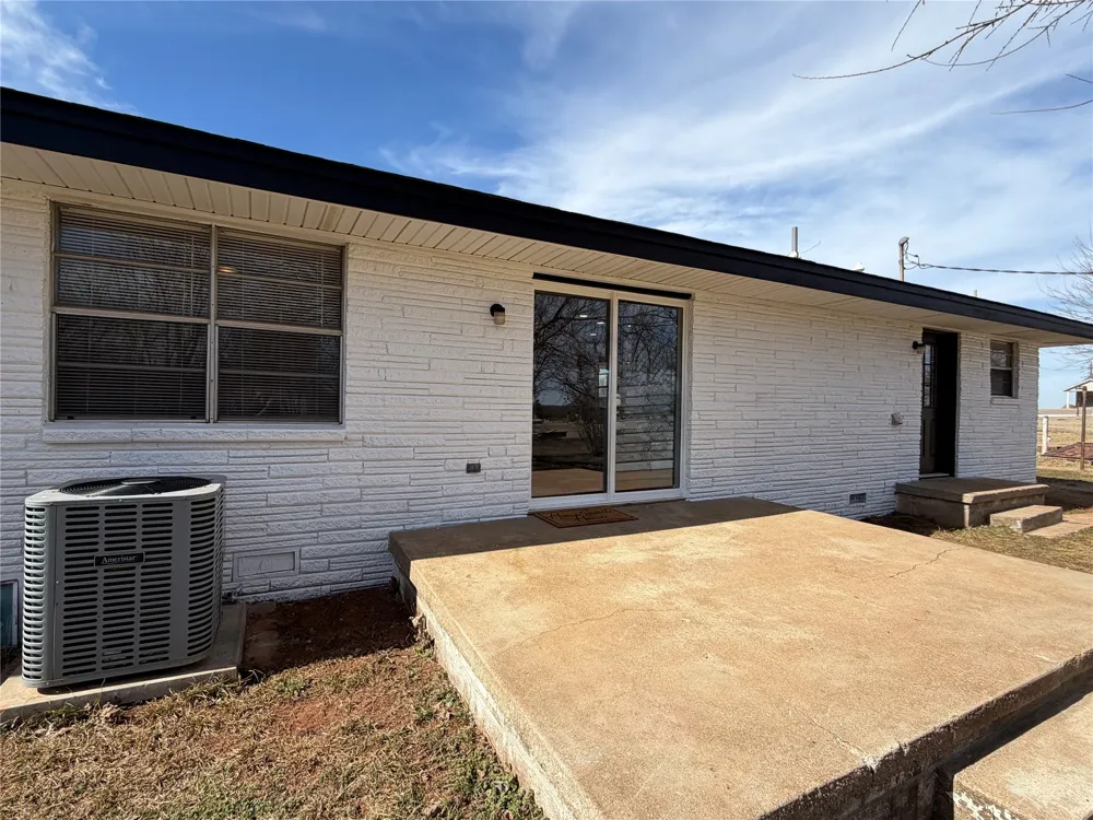 810048 S Main Street Agra, OK 74824