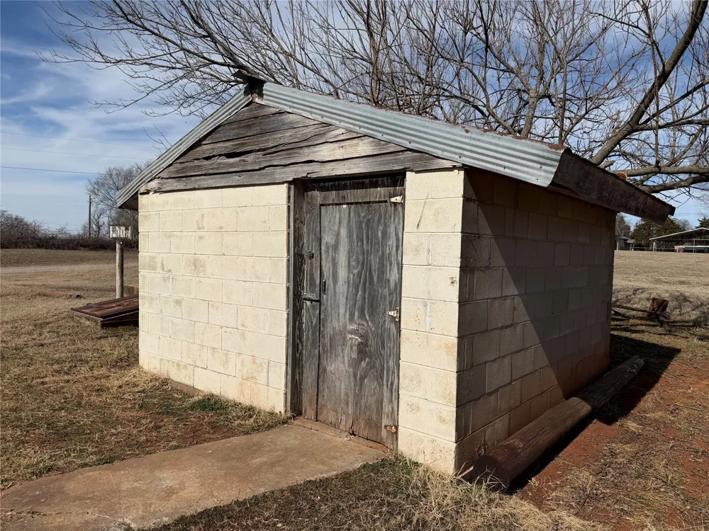 810048 S Main Street Agra, OK 74824