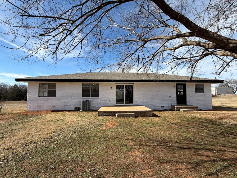 810048 S Main Street Agra, OK 74824