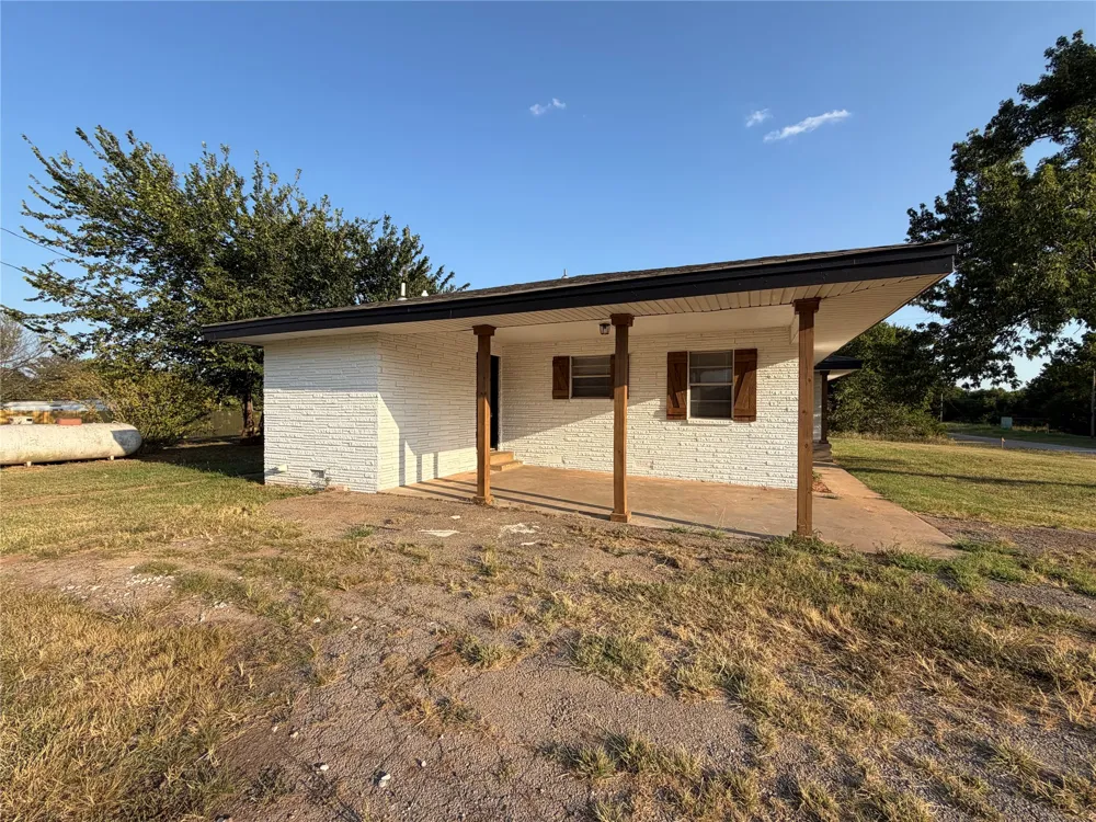 810048 S Main Street Agra, OK 74824