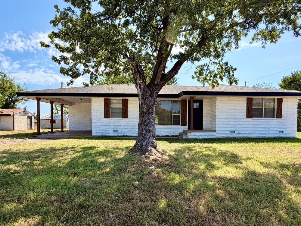 810048 S Main Street Agra, OK 74824