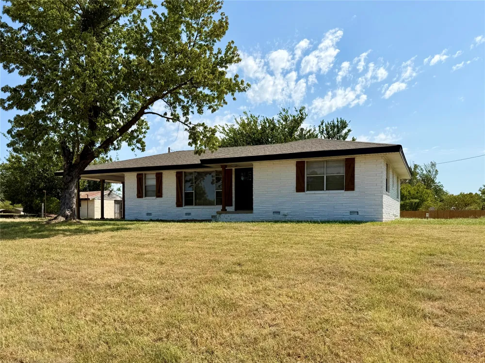 810048 S Main Street Agra, OK 74824