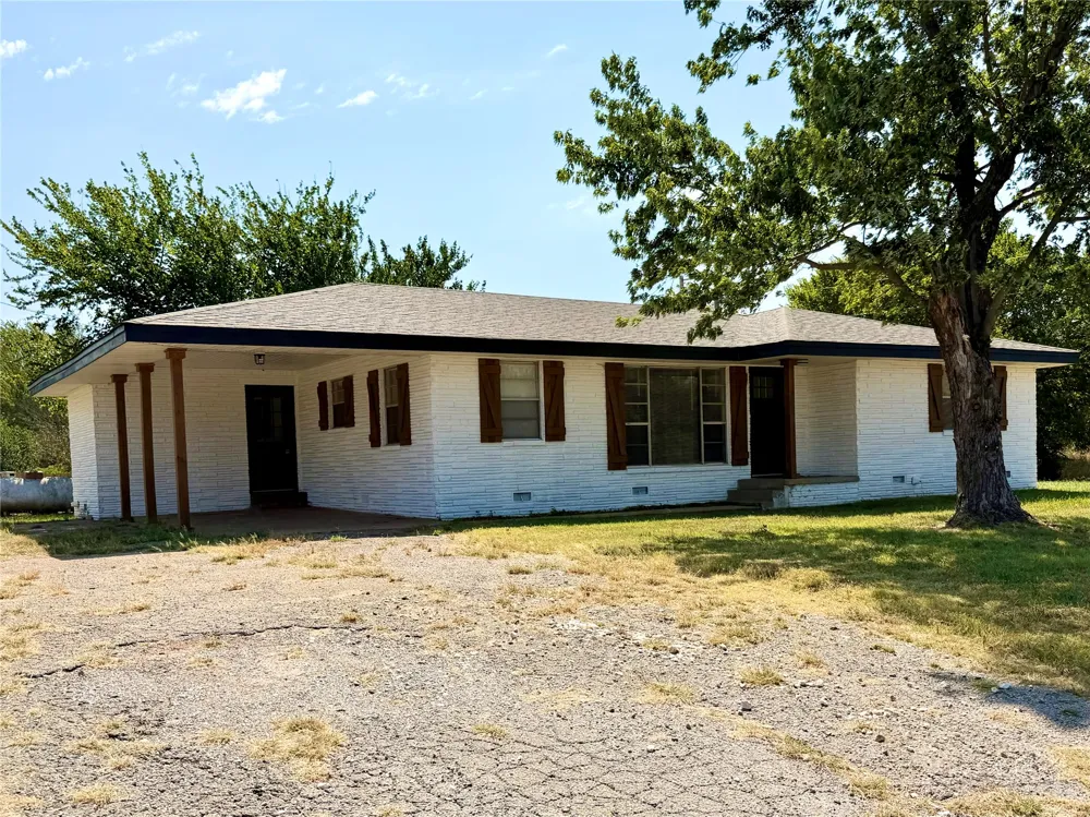 810048 S Main Street Agra, OK 74824