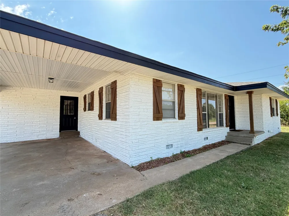 810048 S Main Street Agra, OK 74824